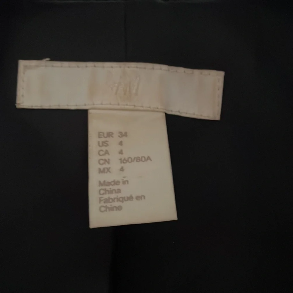 H&M blazer size4 - Picture 4 of 8
